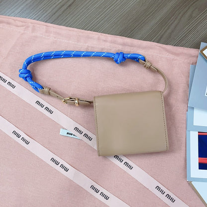 Miu Miu Geantă Exclusive - prezentare produs