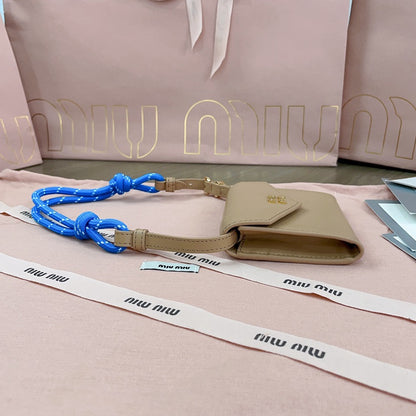 Miu Miu Geantă Exclusive - prezentare produs