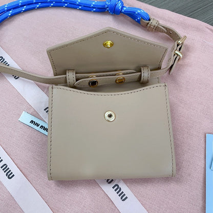 Miu Miu Geantă Exclusive - prezentare produs