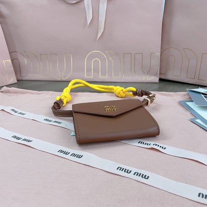 Miu Miu Geantă Exclusive - prezentare produs