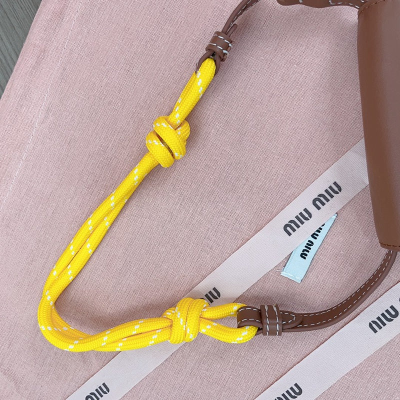Miu Miu Geantă Exclusive - prezentare produs