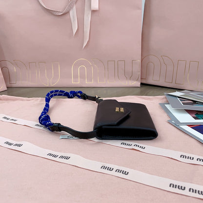 Miu Miu Geantă Exclusive - prezentare produs