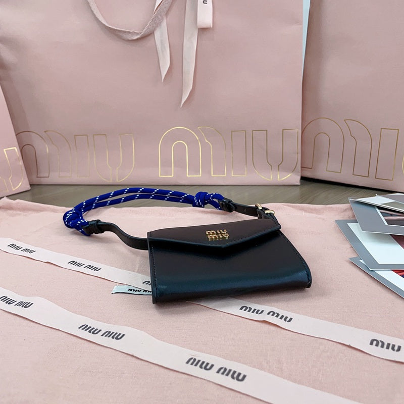 Miu Miu Geantă Exclusive - prezentare produs
