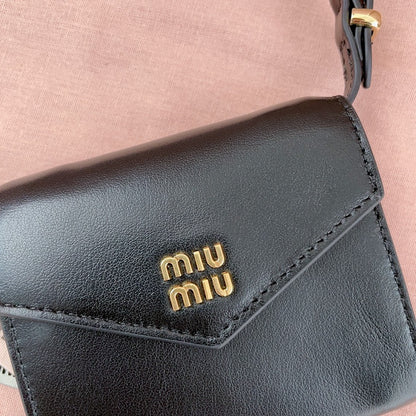 Miu Miu Geantă Exclusive - prezentare produs
