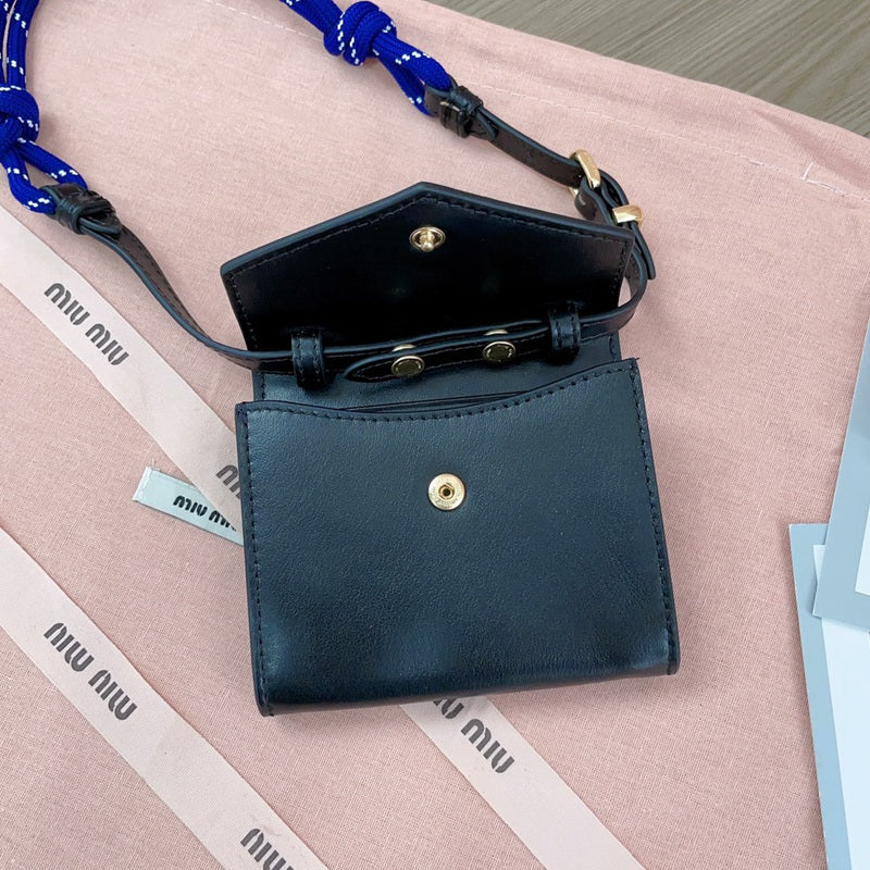 Miu Miu Geantă Exclusive - prezentare produs