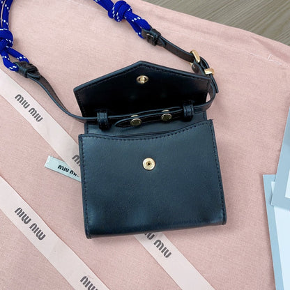 Miu Miu Geantă Exclusive - prezentare produs