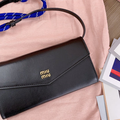 Miu Miu Geantă Exclusive - prezentare produs