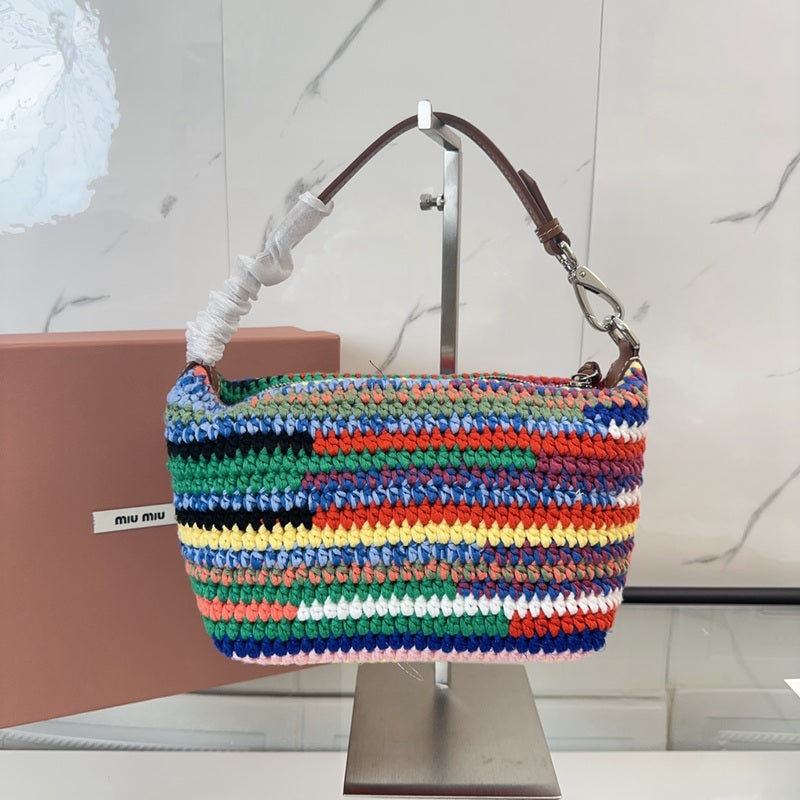 Miu Miu Geantă Exclusive - prezentare produs