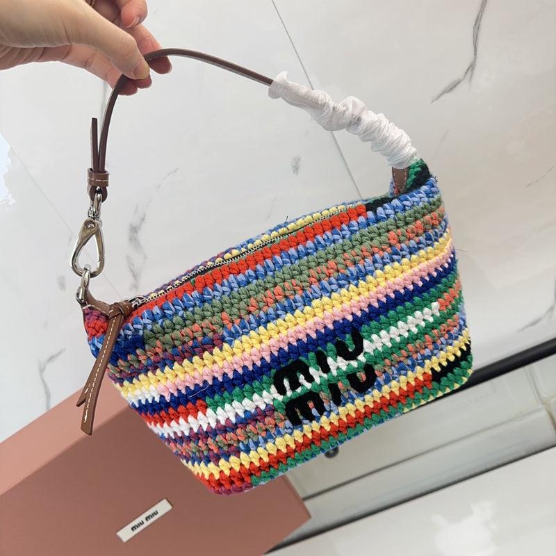 Miu Miu Geantă Exclusive - prezentare produs