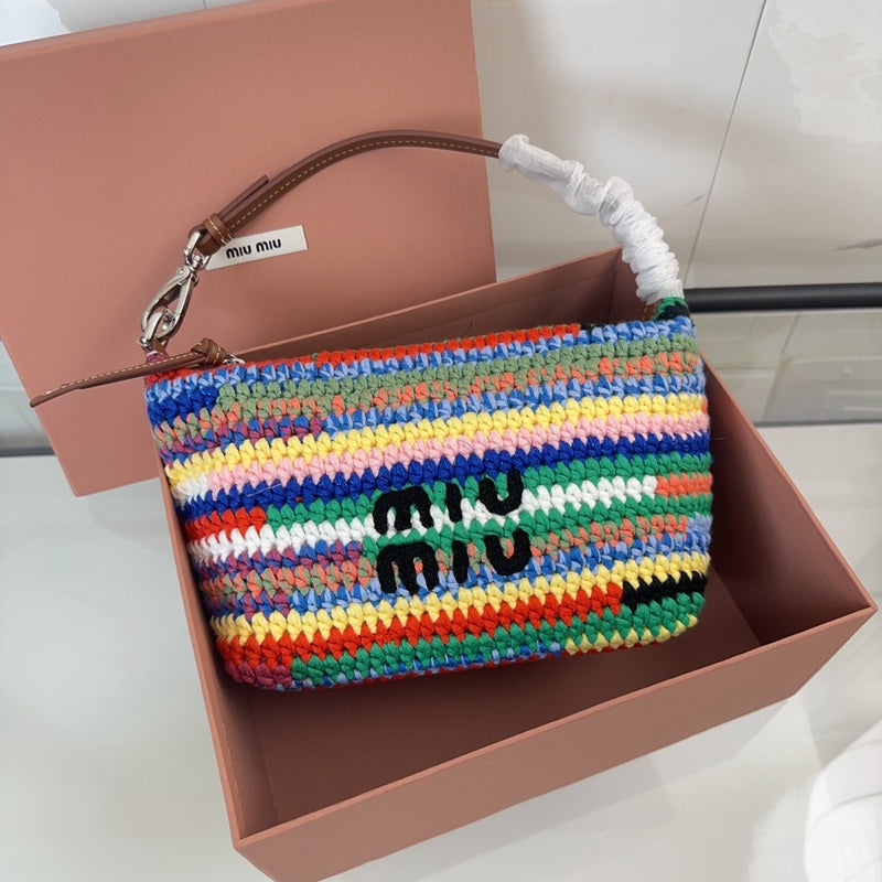 Miu Miu Geantă Exclusive - prezentare produs