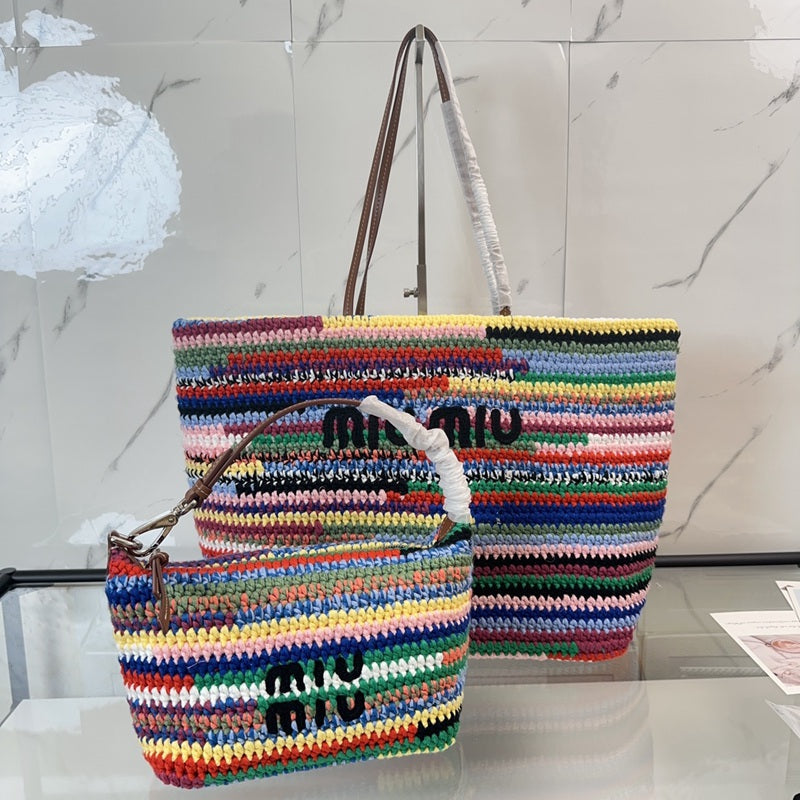 Miu Miu Geantă Exclusive - prezentare produs