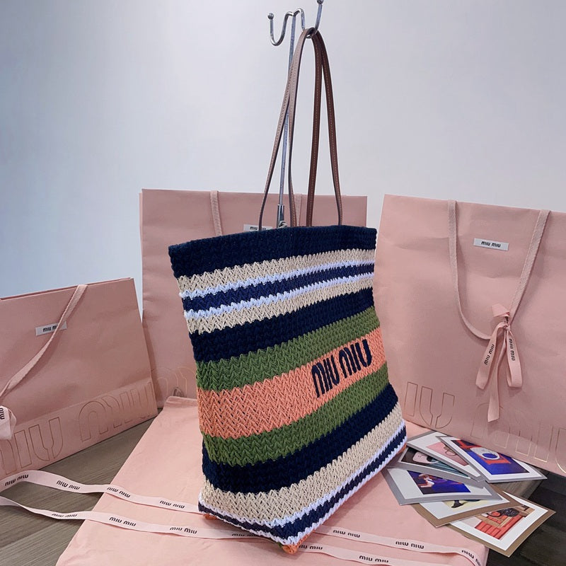 Miu Miu Geantă Exclusive - prezentare produs