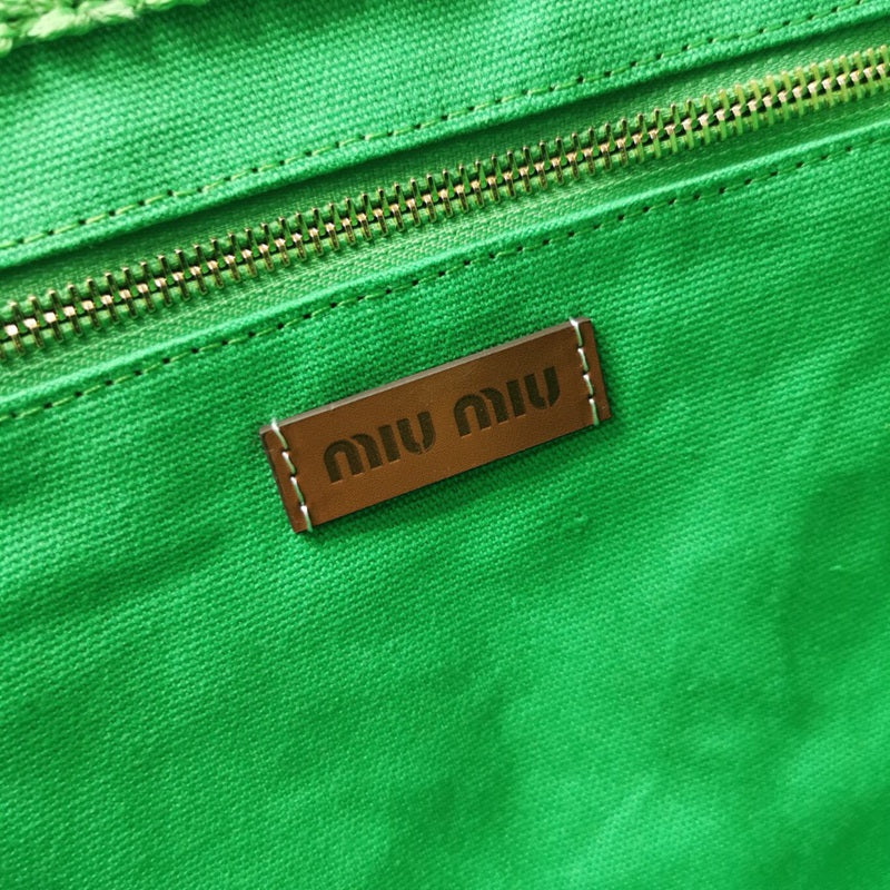 Miu Miu Geantă Exclusive - prezentare produs