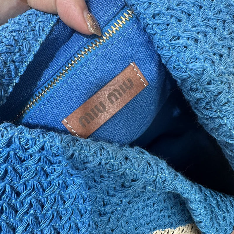 Miu Miu Geantă Exclusive - prezentare produs