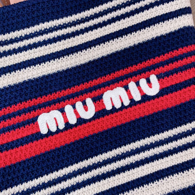 Miu Miu Geantă Exclusive - prezentare produs