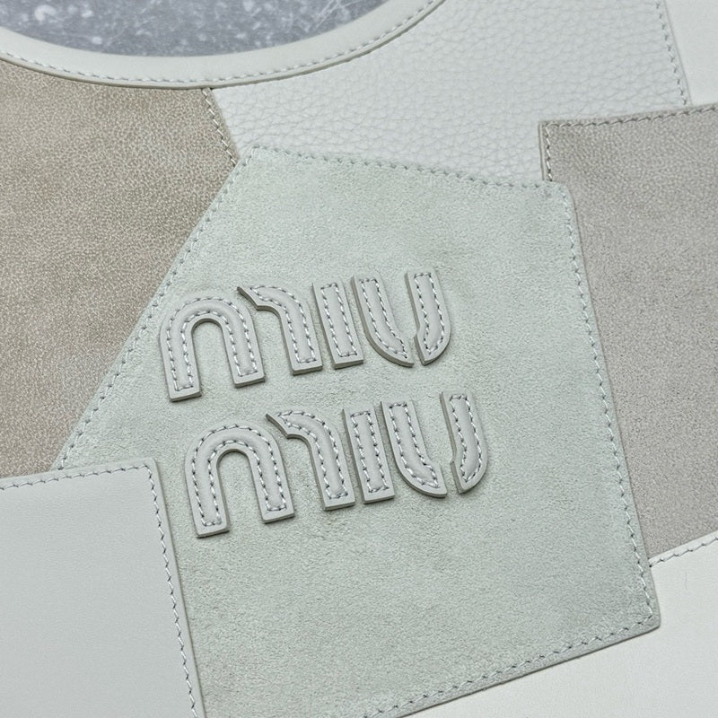 Miu Miu Geantă Exclusive - prezentare produs