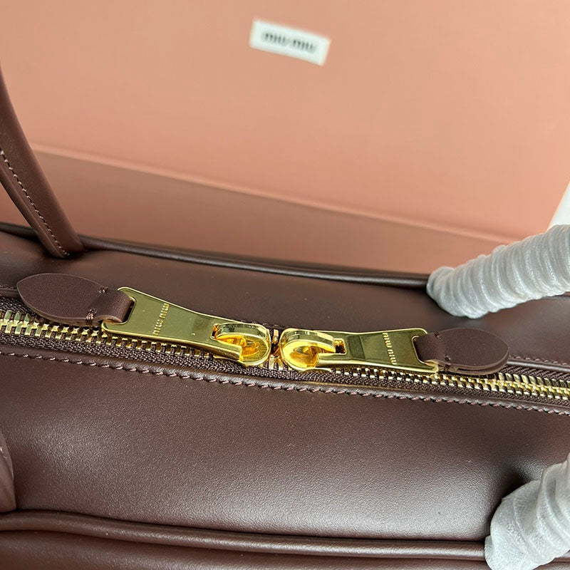 Miu Miu Geantă Exclusive - prezentare produs