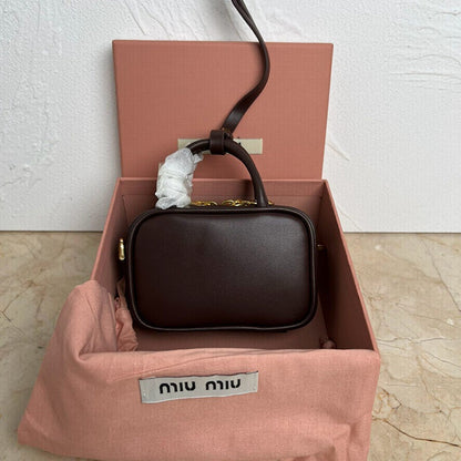 Miu Miu Geantă Exclusive - prezentare produs