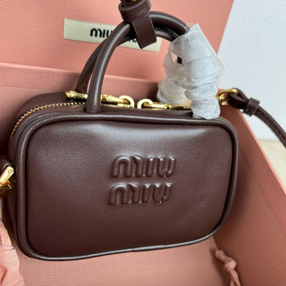 Miu Miu Geantă Exclusive - prezentare produs