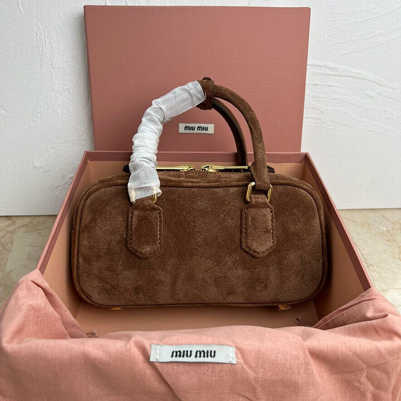 Miu Miu Geantă Exclusive - prezentare produs