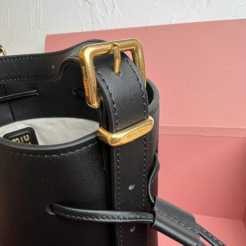 Miu Miu Geantă Exclusive - prezentare produs