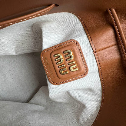 Miu Miu Geantă Exclusive - prezentare produs