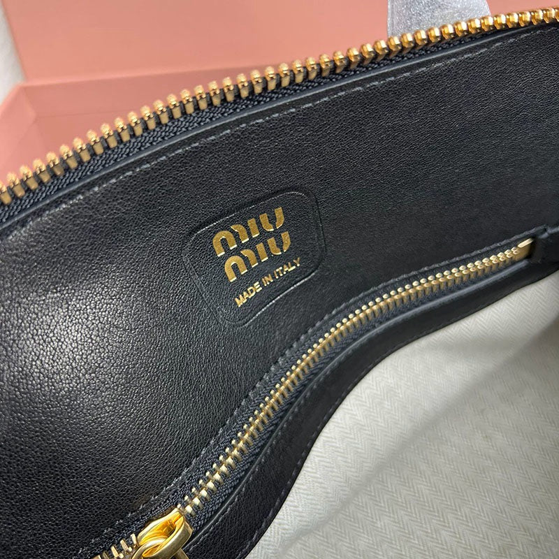 Miu Miu Geantă Exclusive - prezentare produs