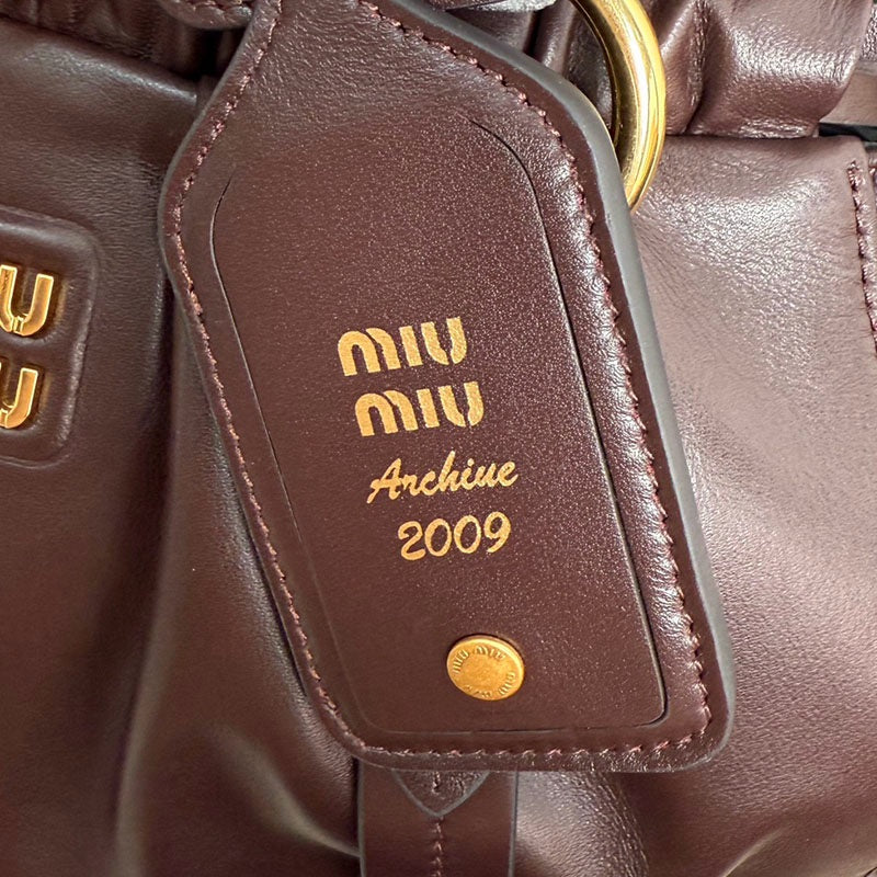 Miu Miu Geantă Exclusive - prezentare produs