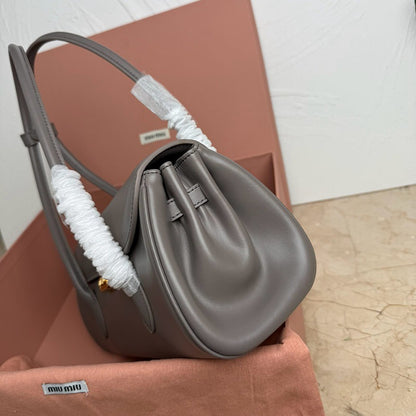 Miu Miu Geantă Exclusive - prezentare produs