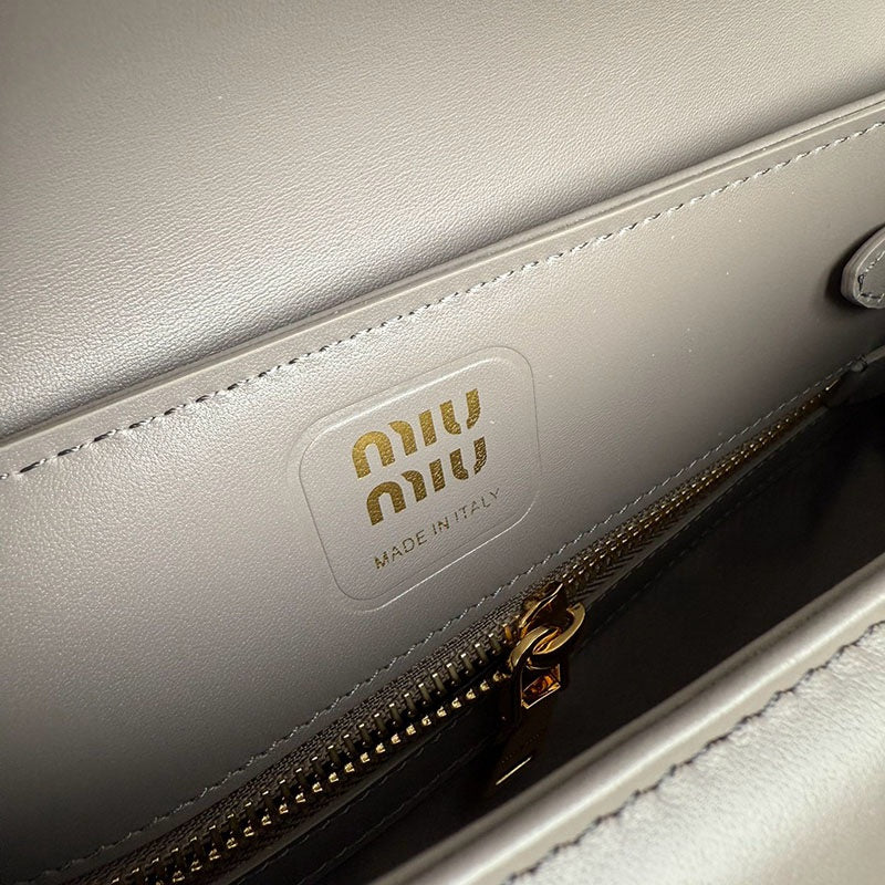 Miu Miu Geantă Exclusive - prezentare produs