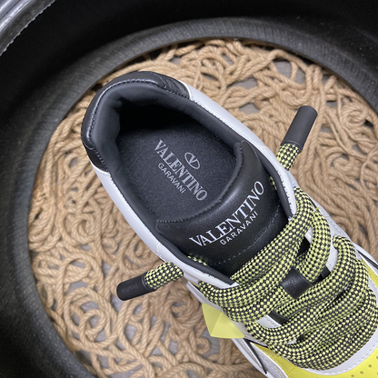 Valentino One Stud Alb Neon Pantofi sport - prezentare produs