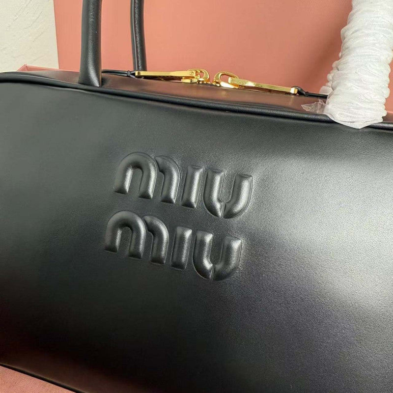 Miu Miu Geantă Exclusive - prezentare produs