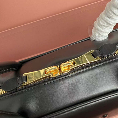 Miu Miu Geantă Exclusive - prezentare produs