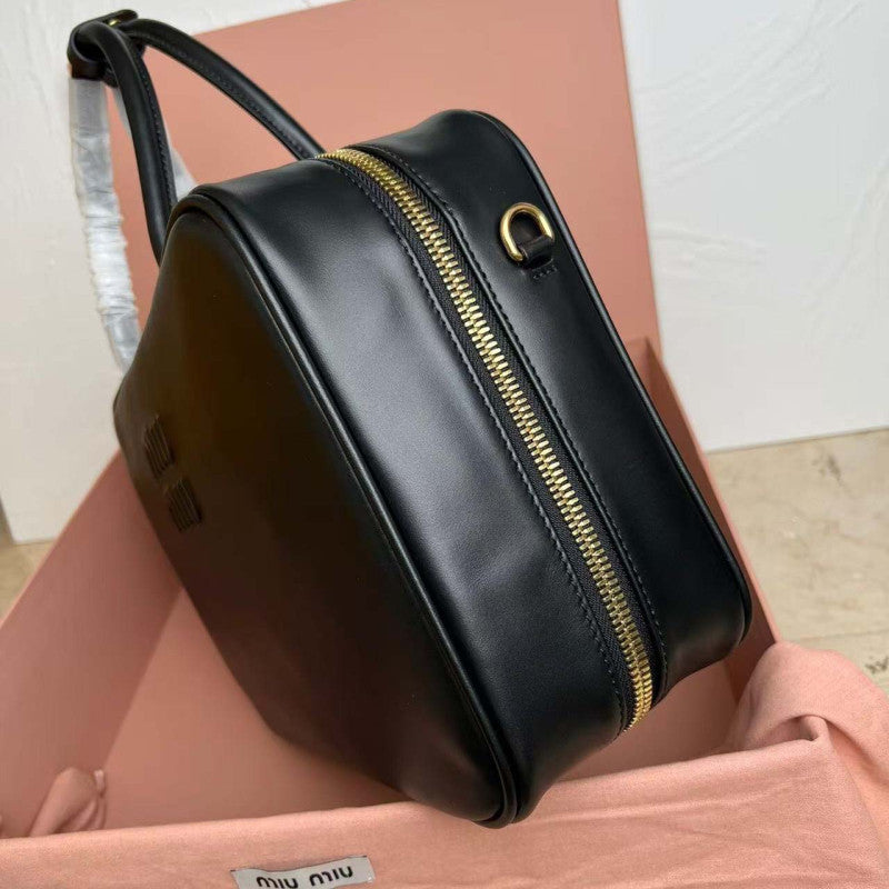 Miu Miu Geantă Exclusive - prezentare produs