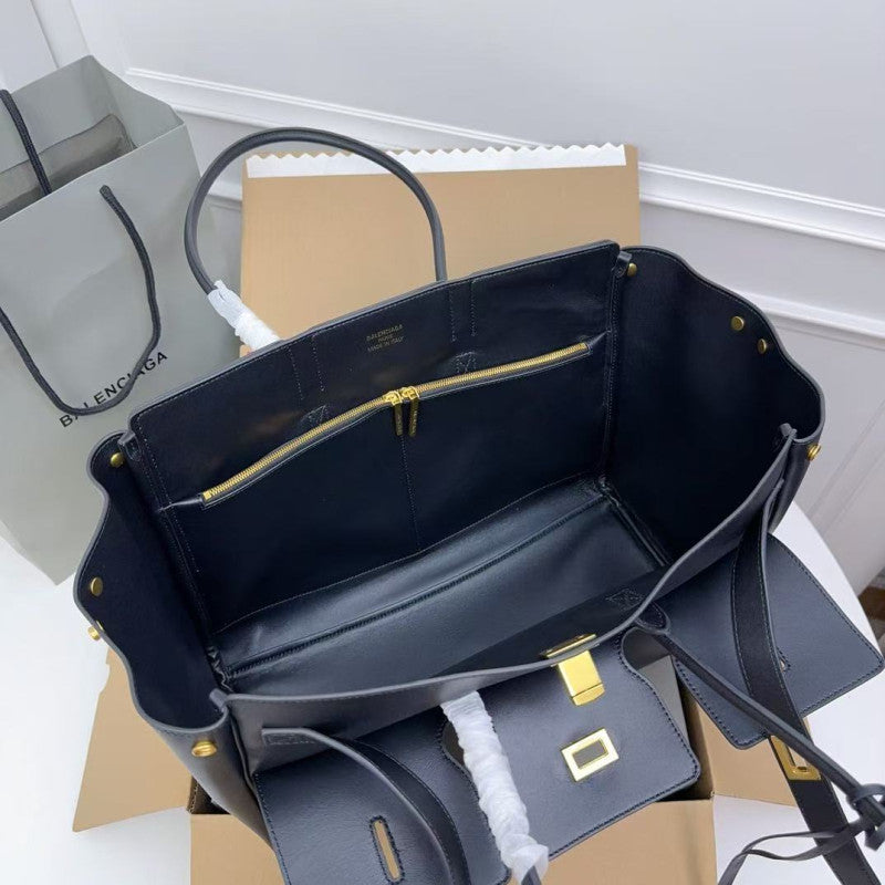 Balenciaga Geantă - prezentare produs
