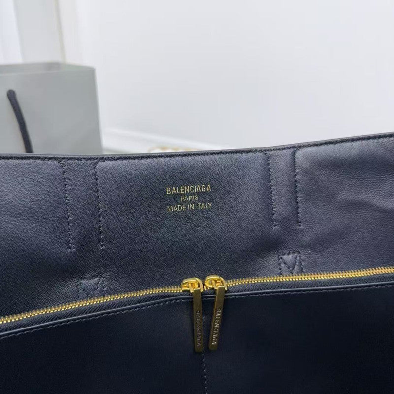 Balenciaga Geantă - prezentare produs