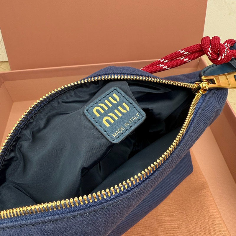 Miu Miu Geantă Exclusive - prezentare produs