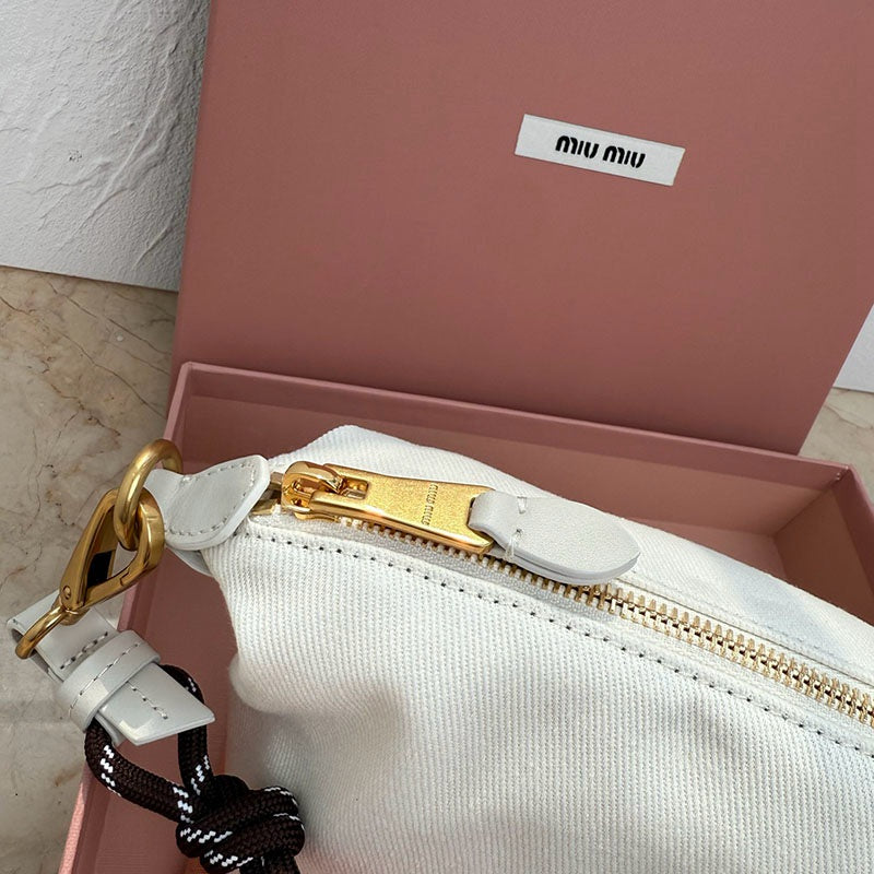 Miu Miu Geantă Exclusive - prezentare produs