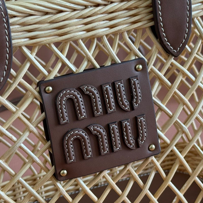 Miu Miu Geantă Exclusive - prezentare produs