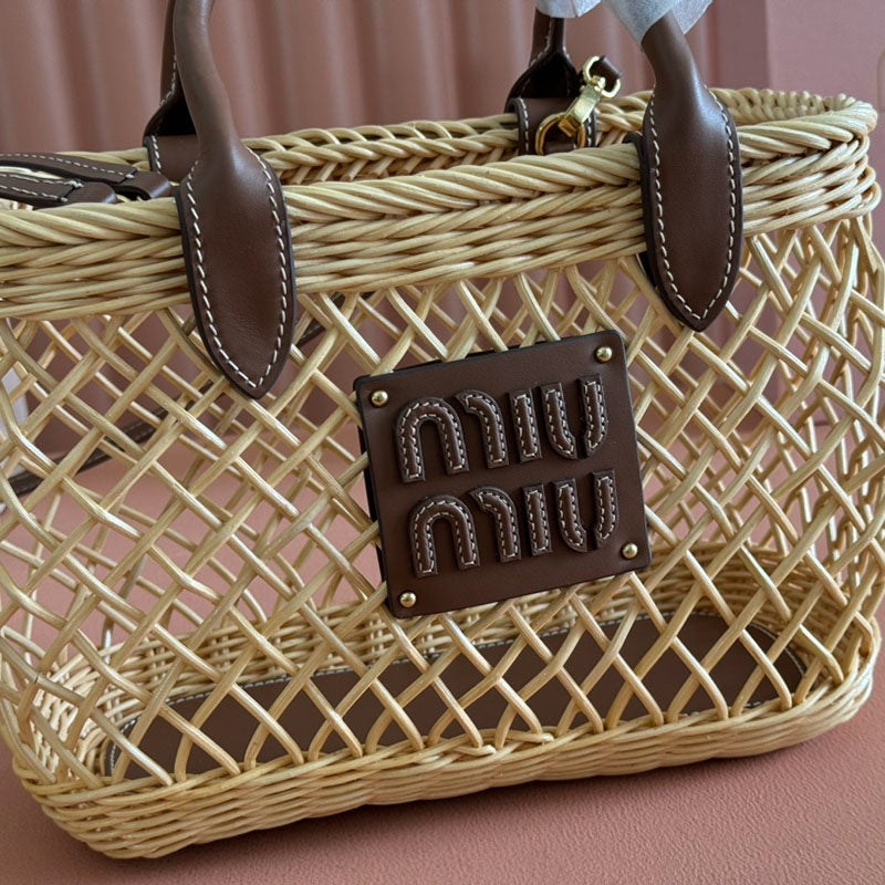 Miu Miu Geantă Exclusive - prezentare produs