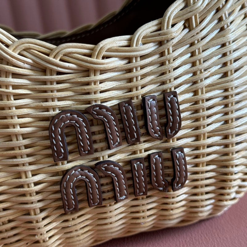 Miu Miu Geantă Exclusive - prezentare produs