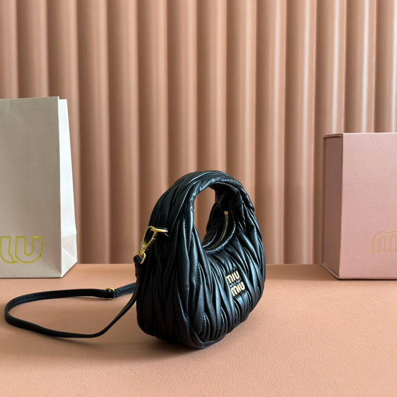 Miu Miu Geantă Exclusive - prezentare produs