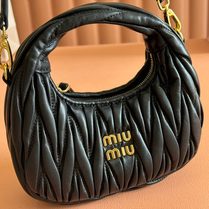 Miu Miu Geantă Exclusive - prezentare produs