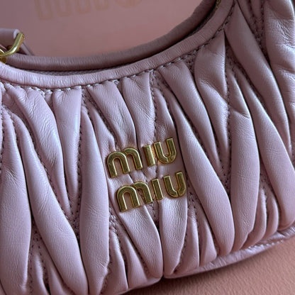 Miu Miu Geantă Exclusive Small - prezentare produs