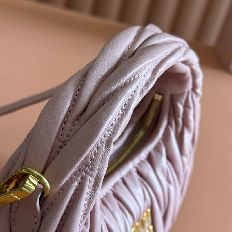 Miu Miu Geantă Exclusive Small - prezentare produs