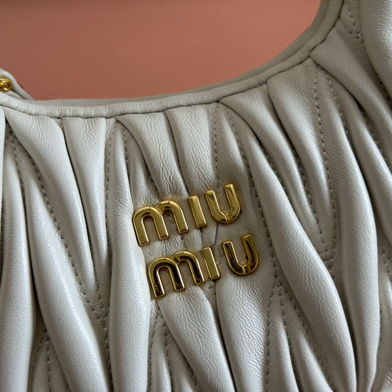 Miu Miu Geantă Exclusive Small - prezentare produs