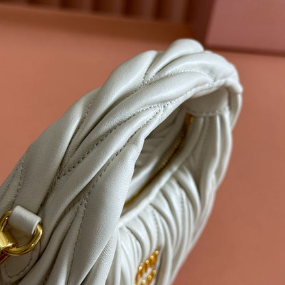 Miu Miu Geantă Exclusive Small - prezentare produs