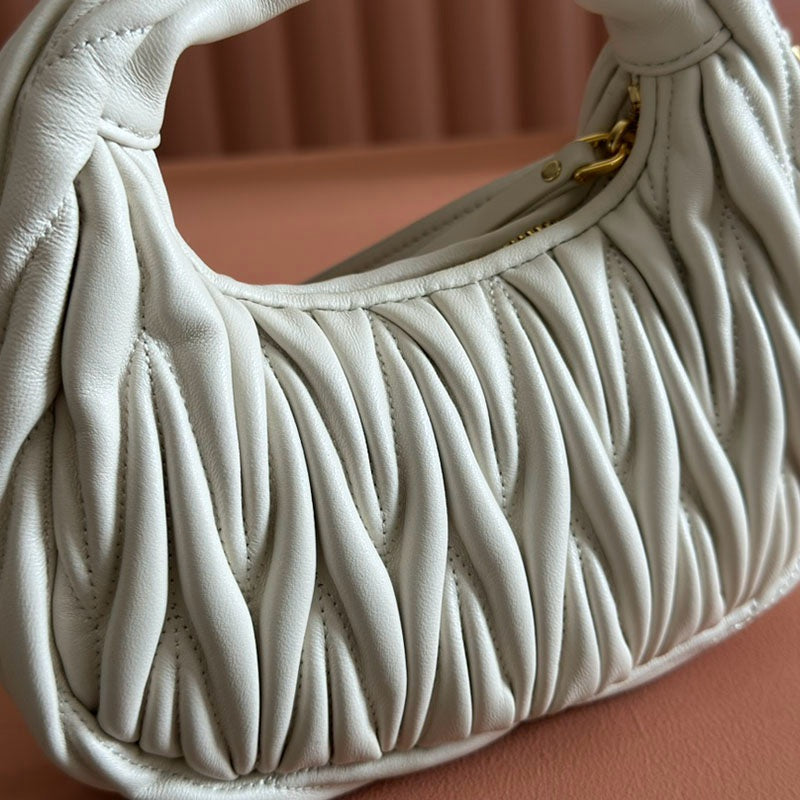 Miu Miu Geantă Exclusive Small - prezentare produs