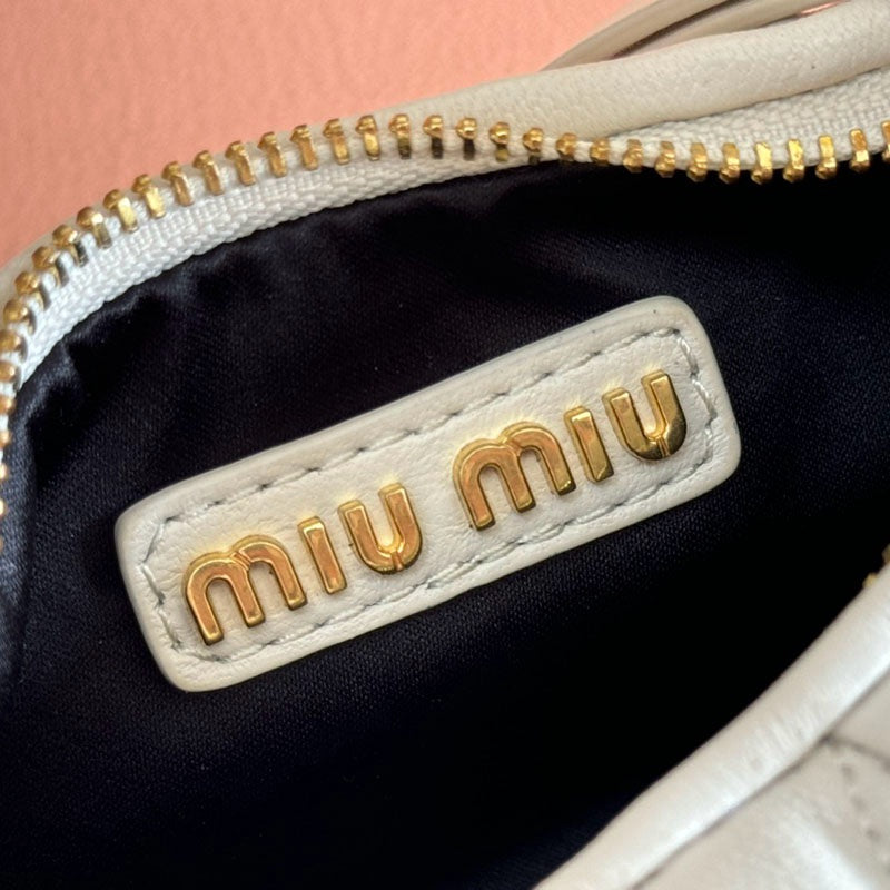 Miu Miu Geantă Exclusive Small - prezentare produs