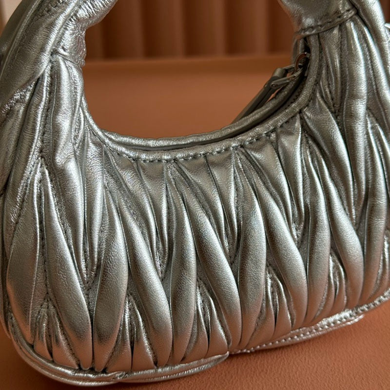 Miu Miu Geantă Exclusive Small - prezentare produs